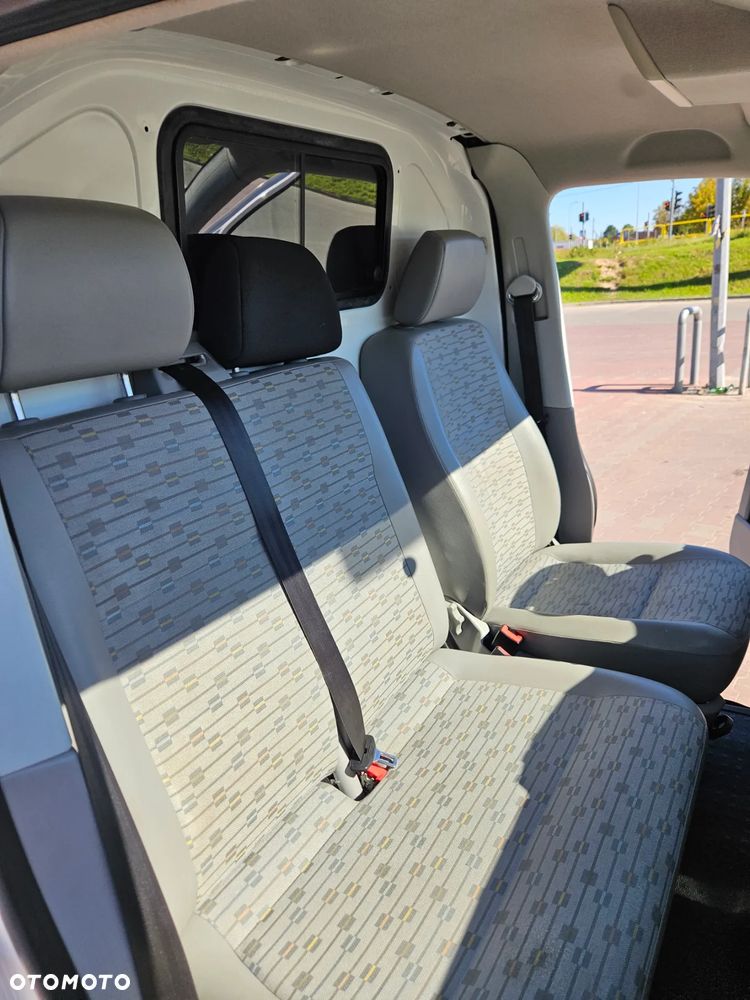 Volkswagen Transporter - 22