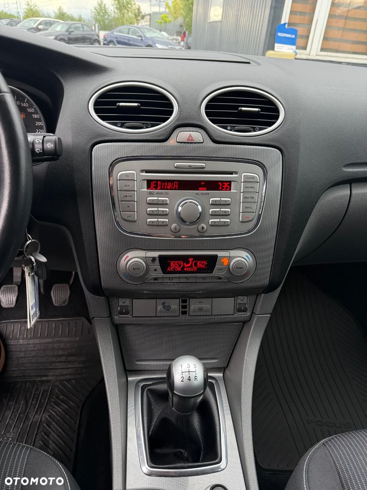 Ford Focus 1.8 Style+ - 18