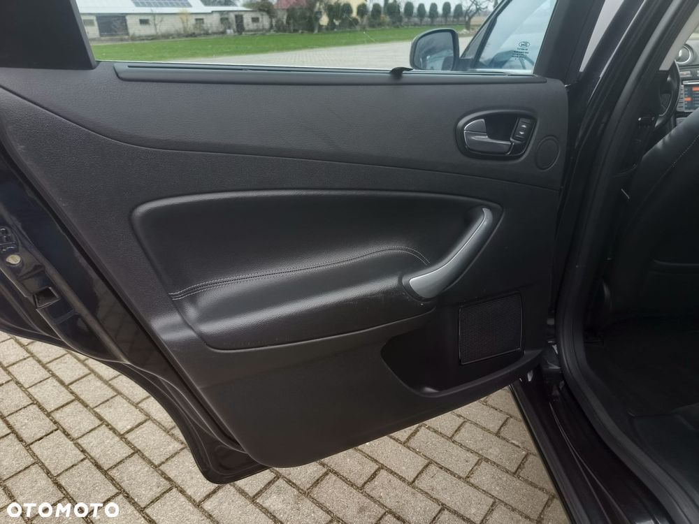 Ford Mondeo 2.5 Titanium - 26