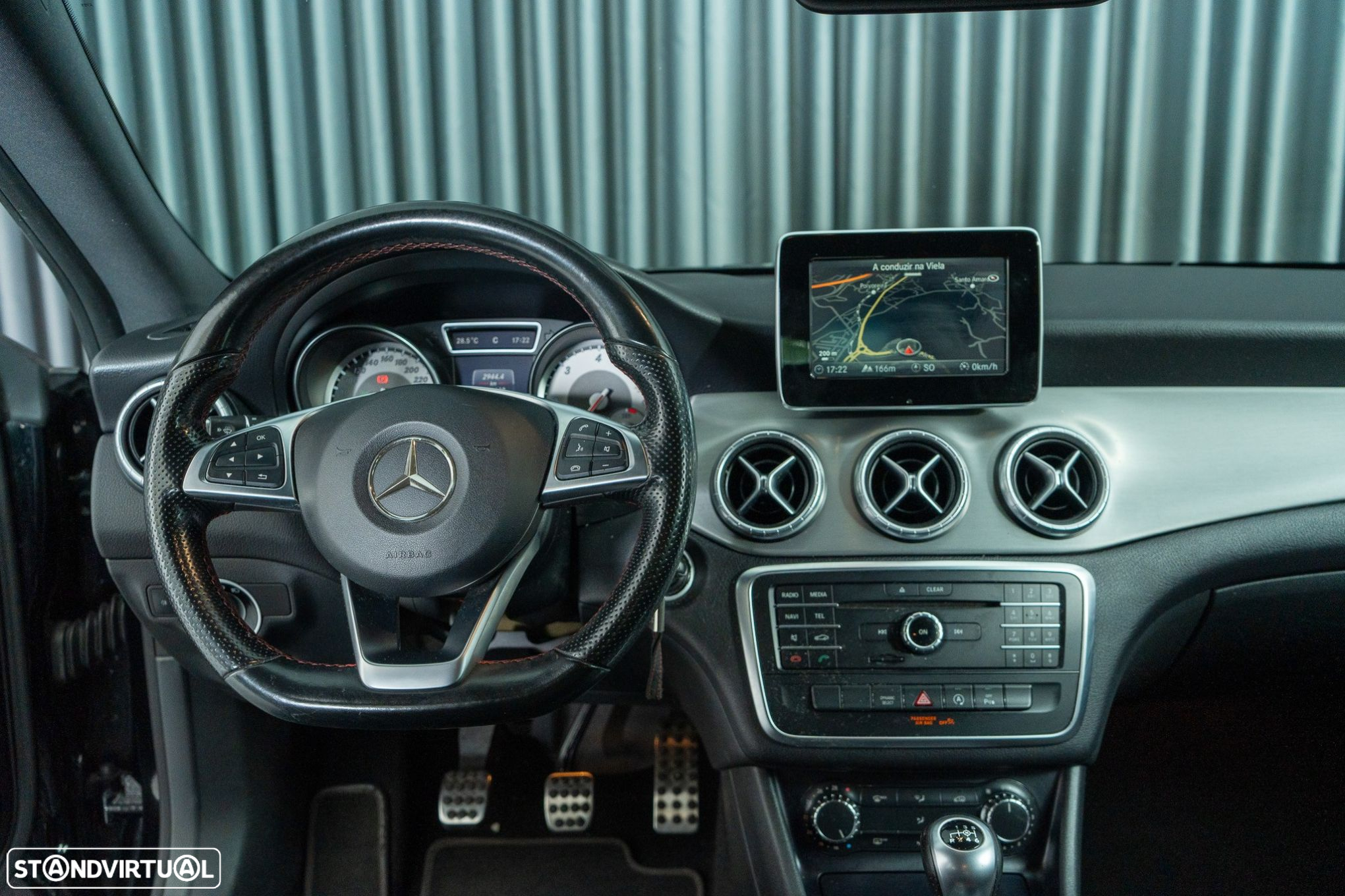 Mercedes-Benz CLA 180 d Shooting Brake AMG Line - 8