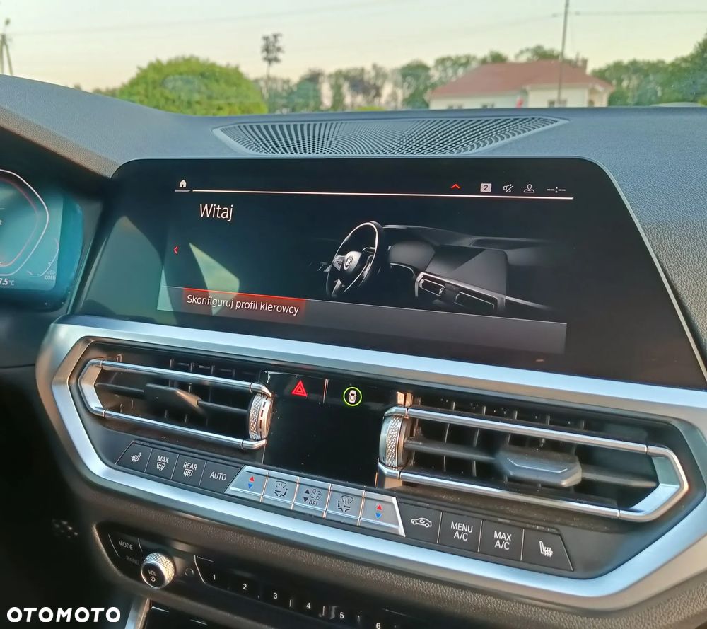 BMW Seria 3 330i xDrive Sport Line - 7