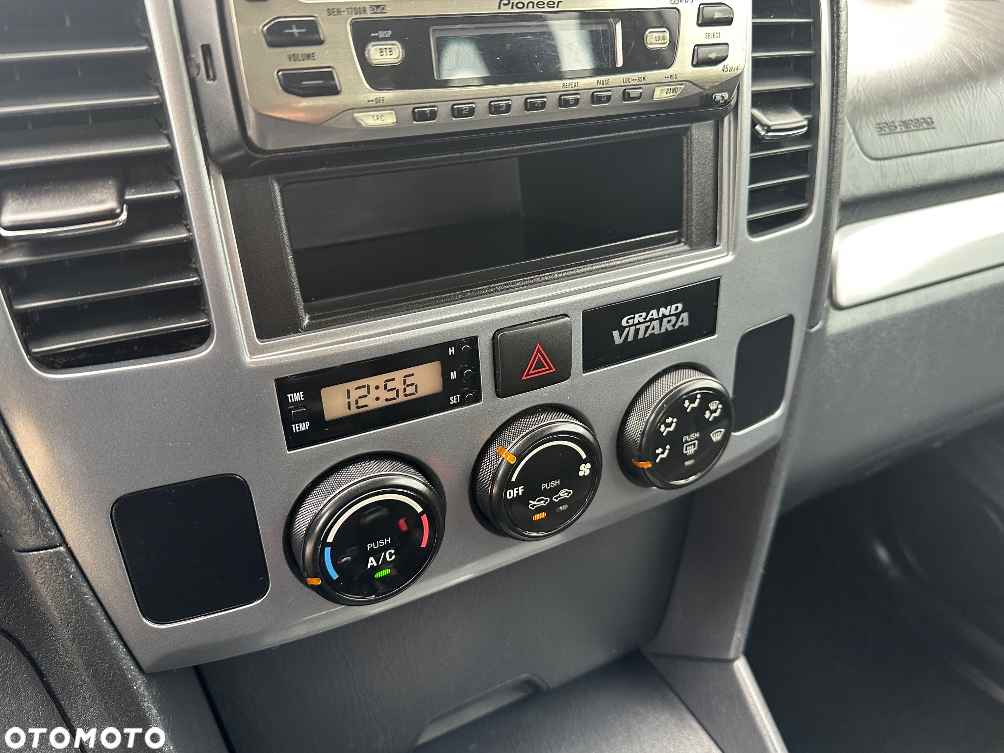 Suzuki Grand Vitara 2.0 Comfort Limited - 15