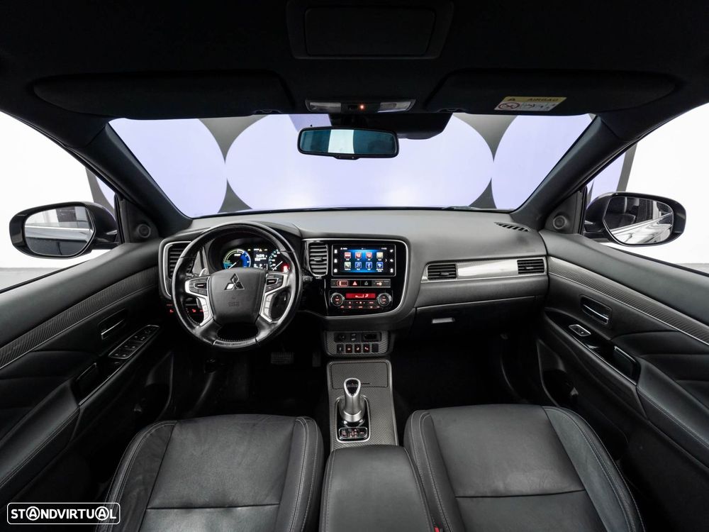 Mitsubishi Outlander 2.4 Instyle - 16