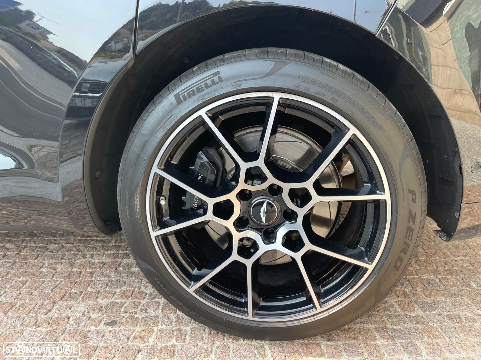 Aston Martin DBX Standard - 14