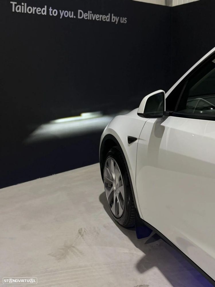 Tesla Model Y Long Range Dual Motor AWD - 7