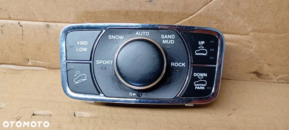 Panel sterowania przełączniki regulacji zawieszenia napędu Jeep Grand Cherokee WK2 P56046233AC - 1