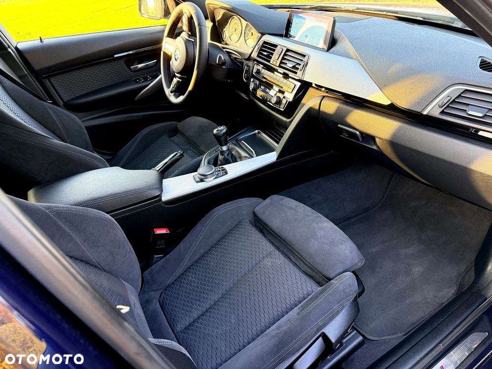 BMW Seria 3 320d xDrive M Sport Shadow - 37