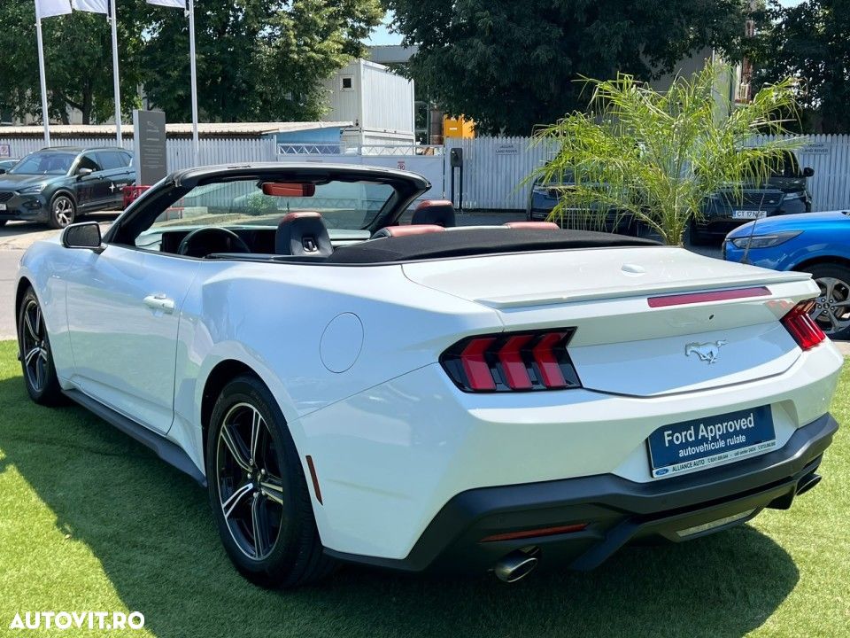 Ford Mustang - 6