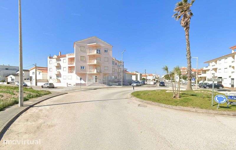 AP T4 Duplex para Arrendar - Peniche - Praia da Consolação - Grande imagem: 4/11