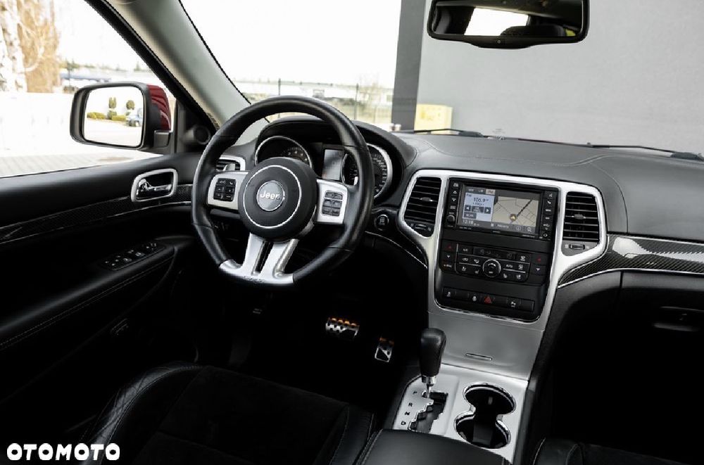 Jeep Grand Cherokee SRT8 - 26