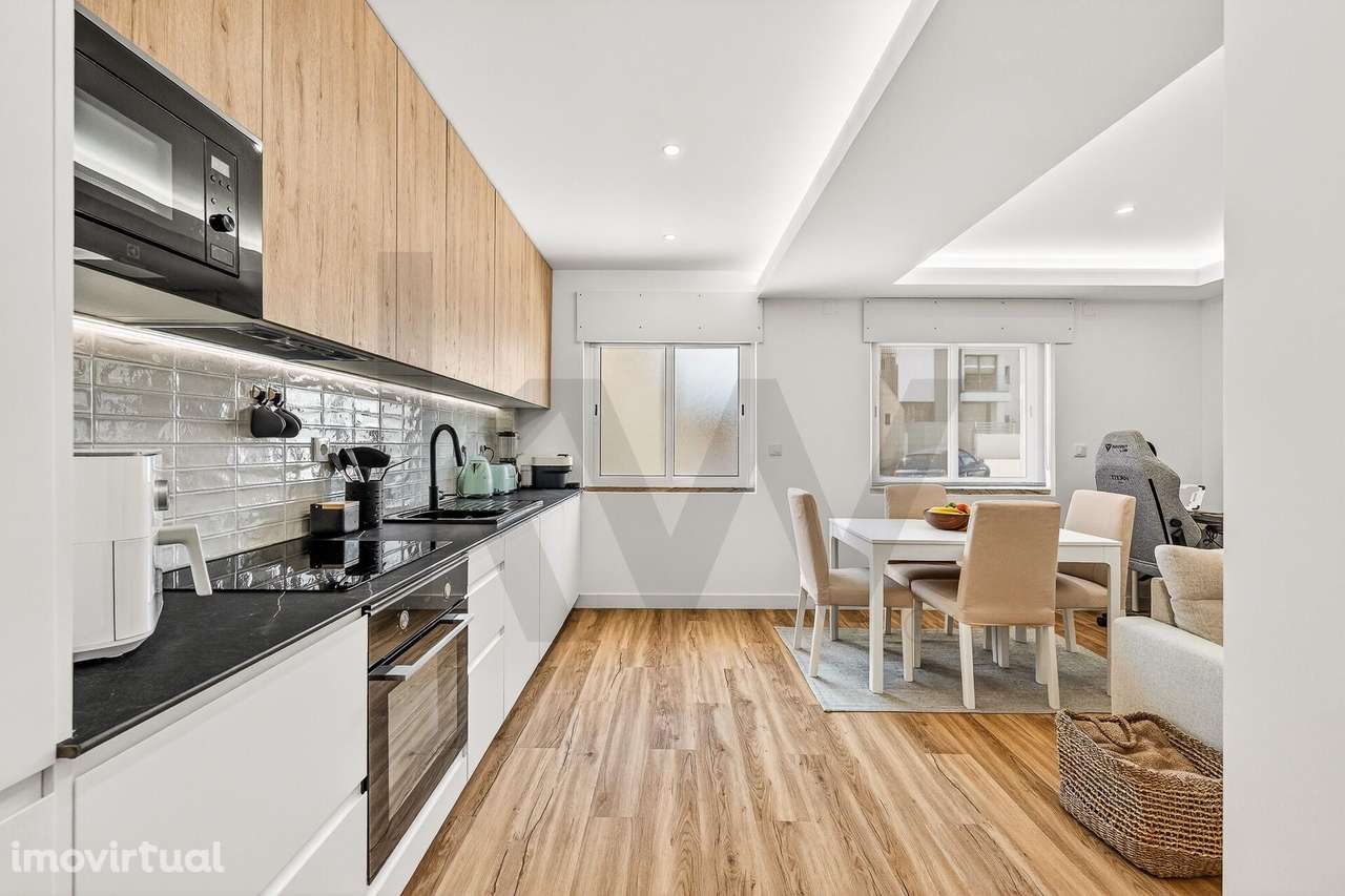 T1 remodelado em Queijas - Grande imagem: 2/17