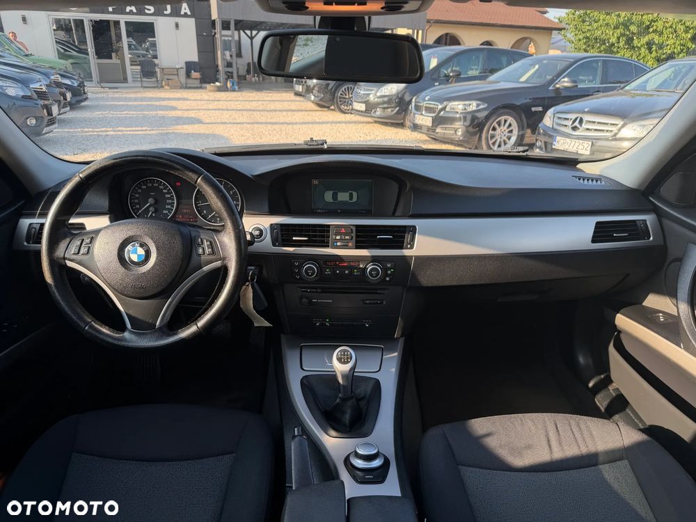 BMW Seria 3 320i - 24