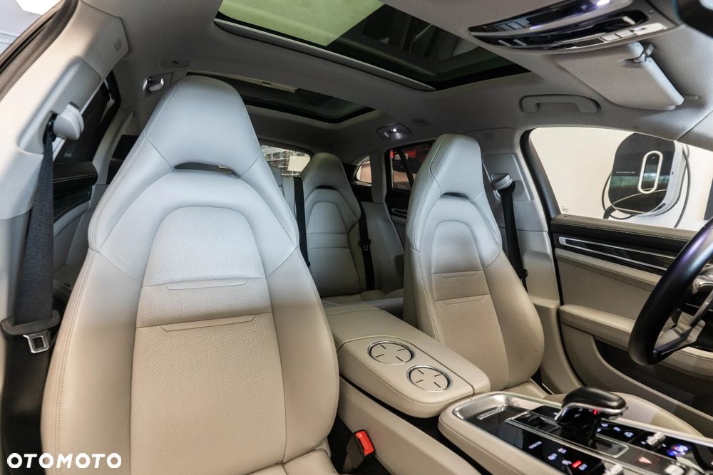 Porsche Panamera 4S - 16