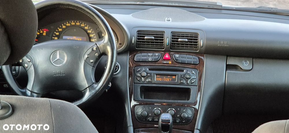 Mercedes-Benz Klasa C 220 T CDI Elegance - 16