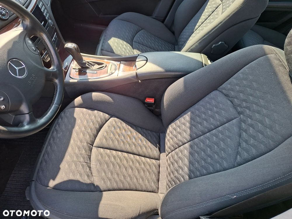 Mercedes-Benz Klasa E 200 Kompressor Automatik Classic - 28