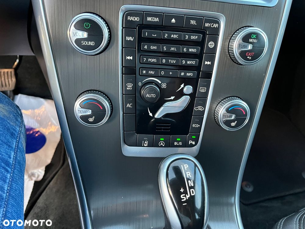Volvo XC 60 D4 Drive-E Momentum - 12