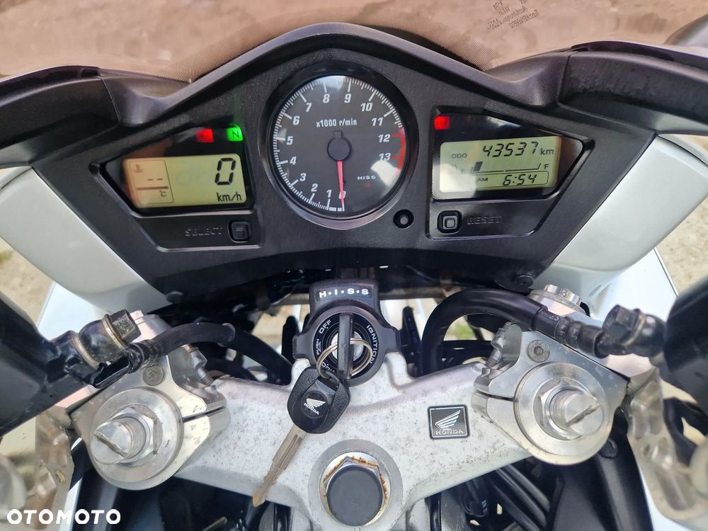 Honda VFR - 40