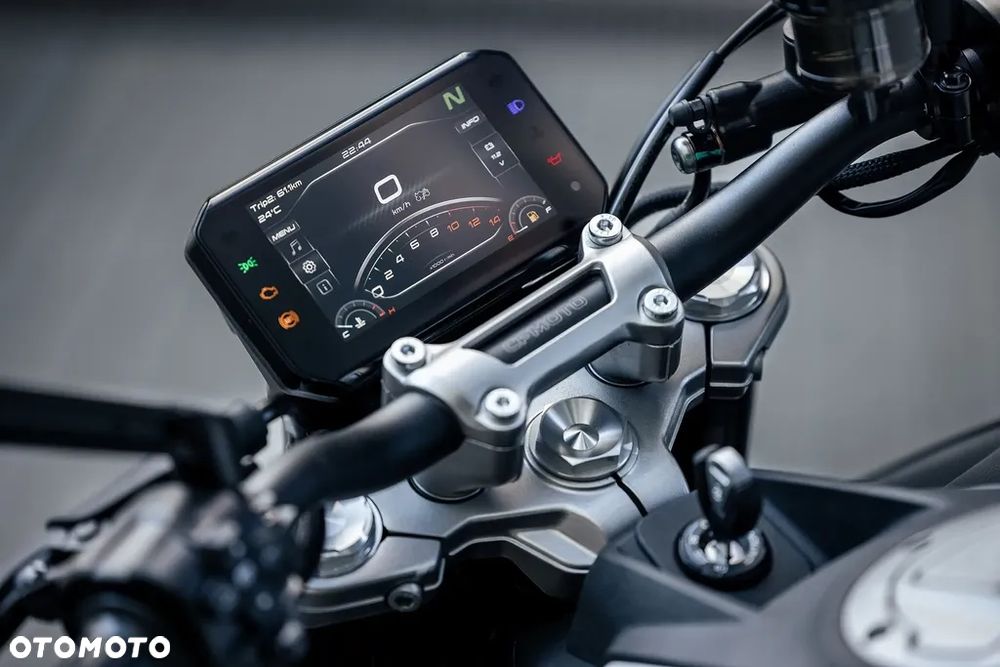 CFMoto 450NK - 6
