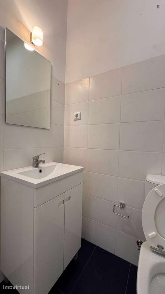 Quarto - localizado em Montes Claros Coimbra - Grande imagem: 4/16