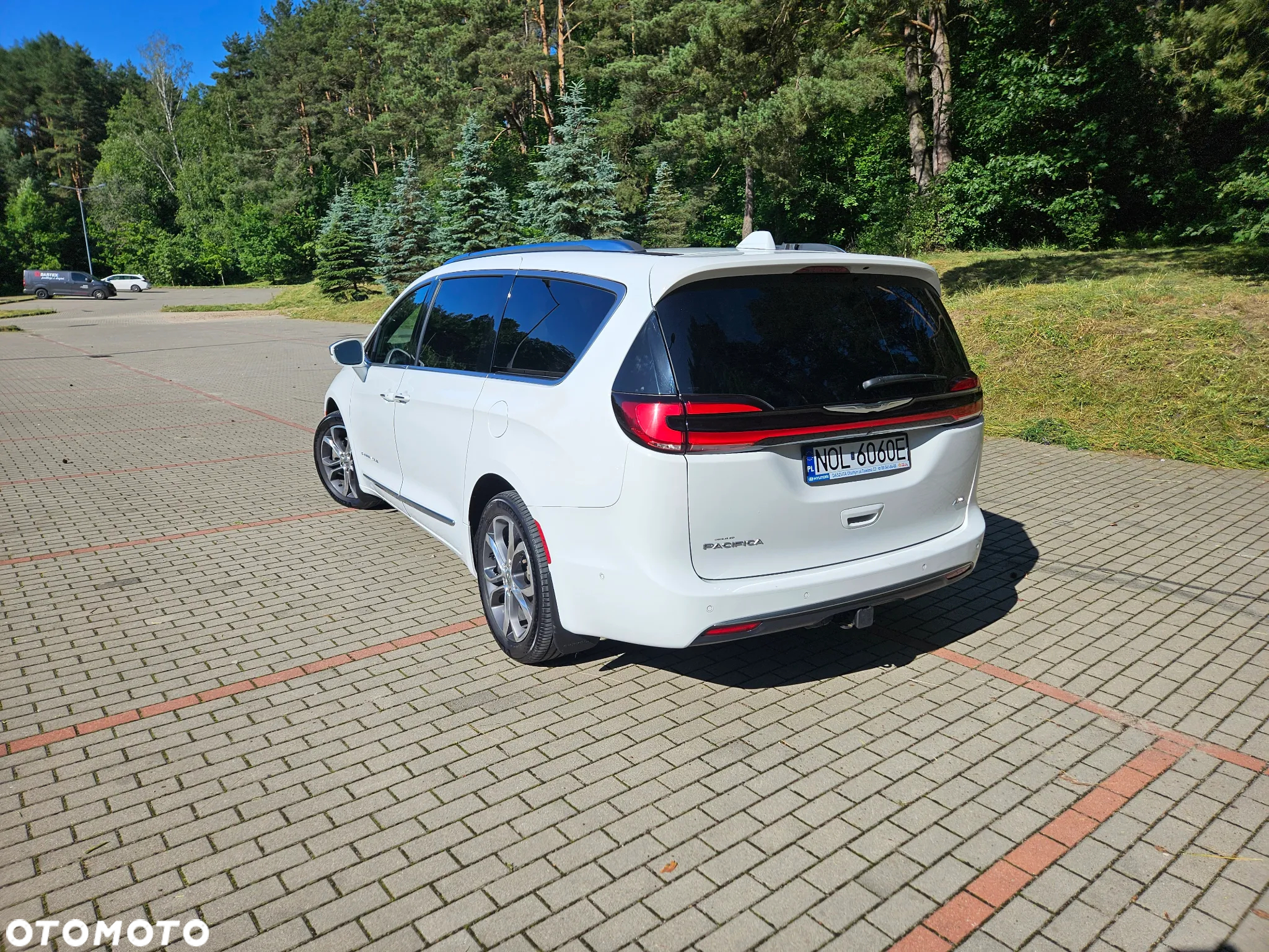 Chrysler Pacifica - 7