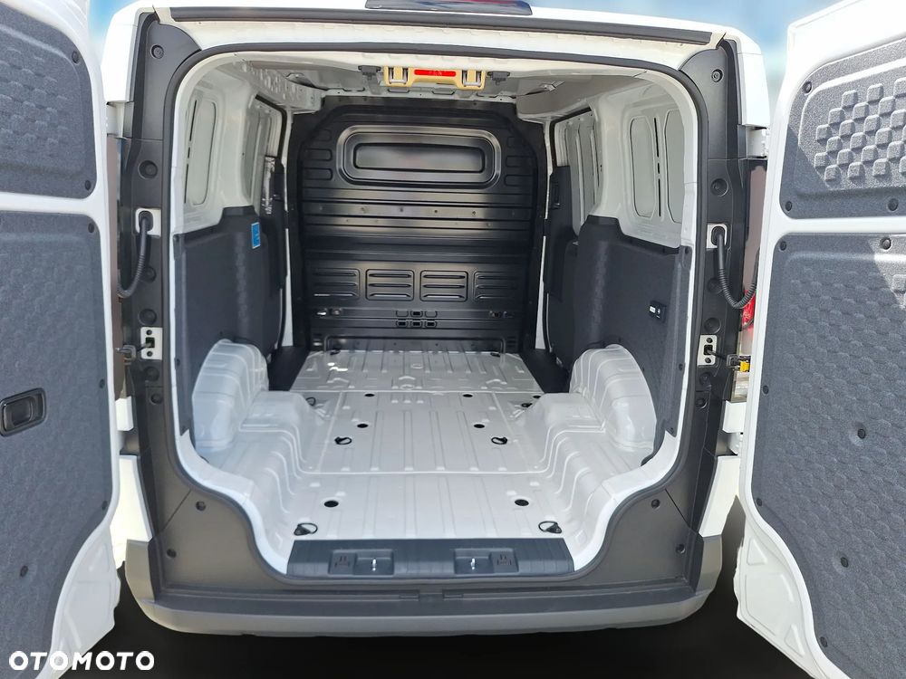 Kia PV5 - 19