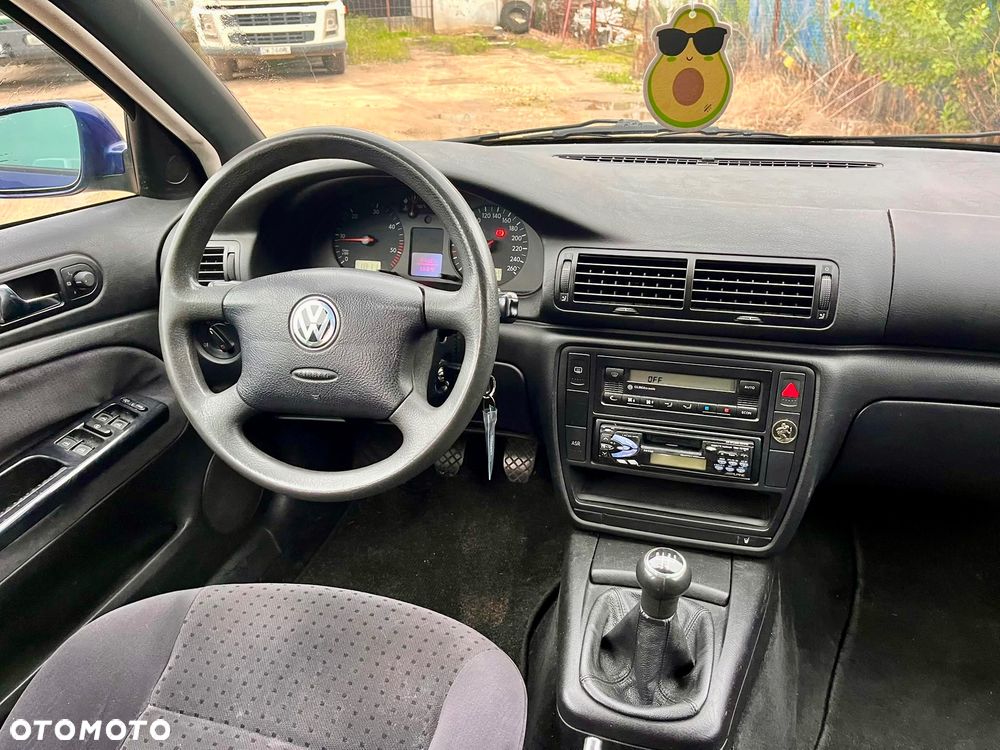 Volkswagen Passat - 18