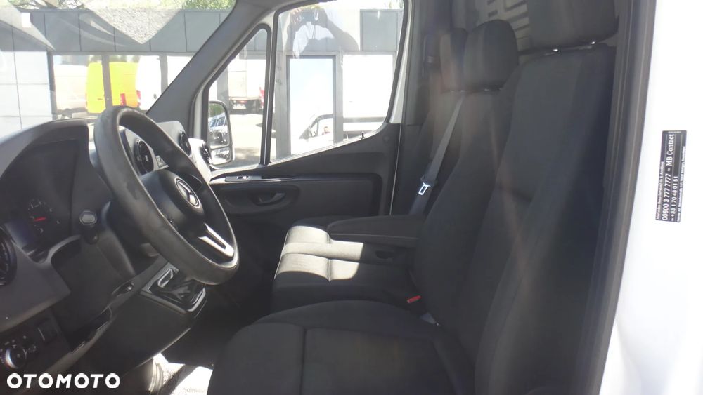 Mercedes-Benz Sprinter - 14