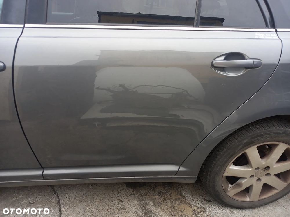 TOYOTA AVENSIS T25 DRZWI LEWY TYŁ LEWE TYLNE 1E5 - 2