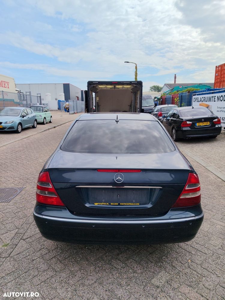Mercedes-Benz E - 32