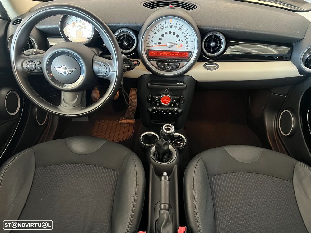 MINI Clubman Cooper D - 12