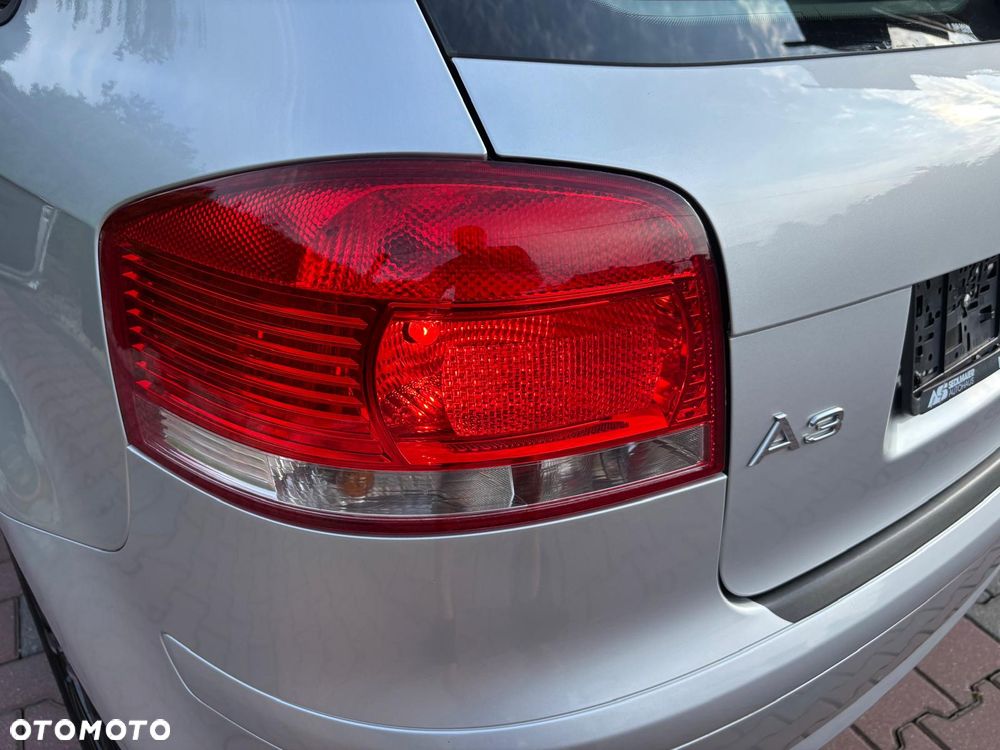 Audi A3 3-drzwiowe 1.6 Ambition - 20