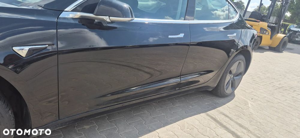 Tesla Model 3 - 11