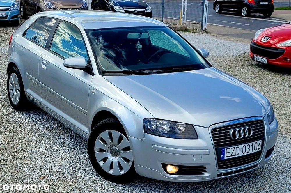 Audi A3 3-drzwiowe 1.6 FSI Attraction - 28