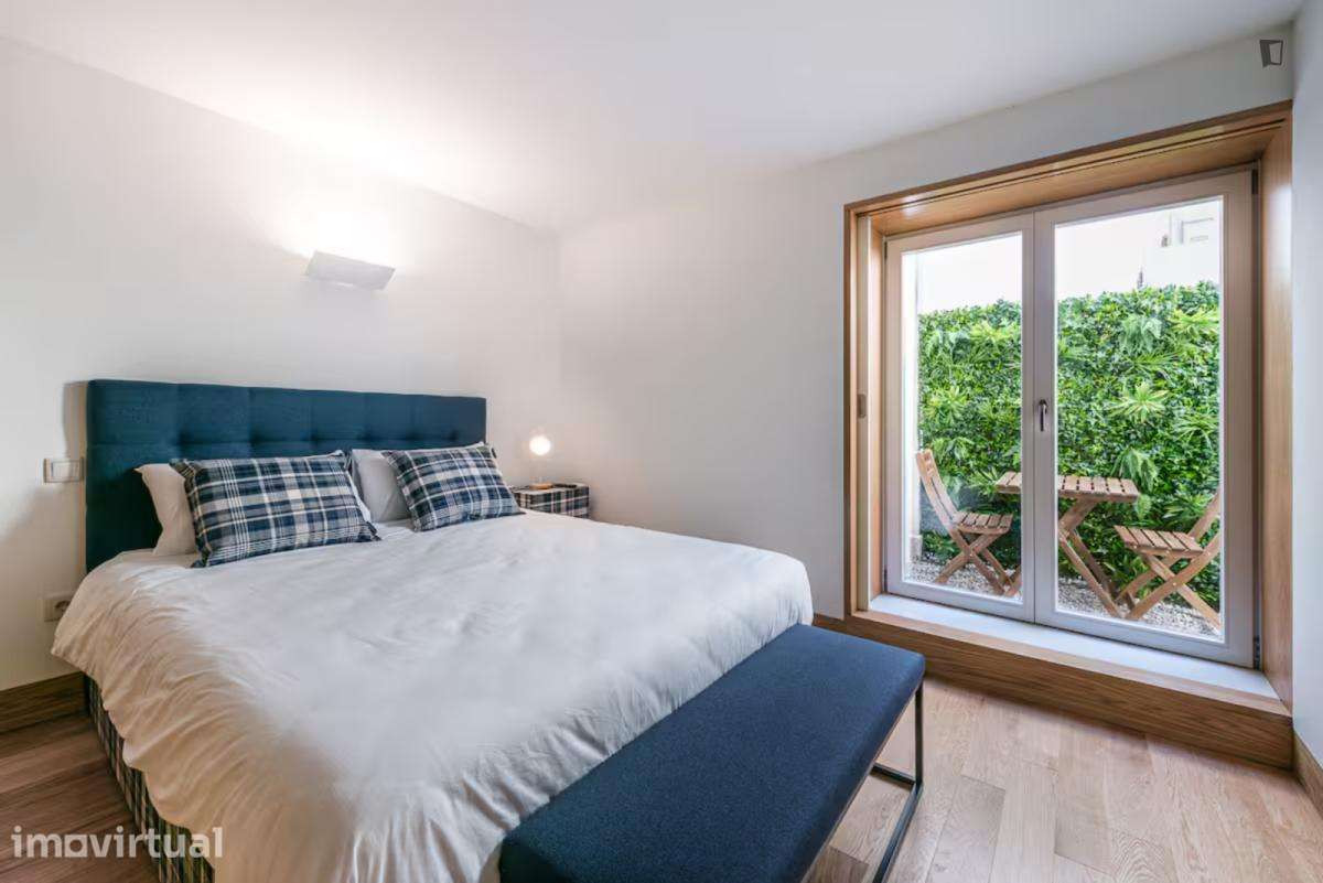 Apartamento com 1 quartos - localizado em Santo Ildefonso Porto - Grande imagem: 2/17