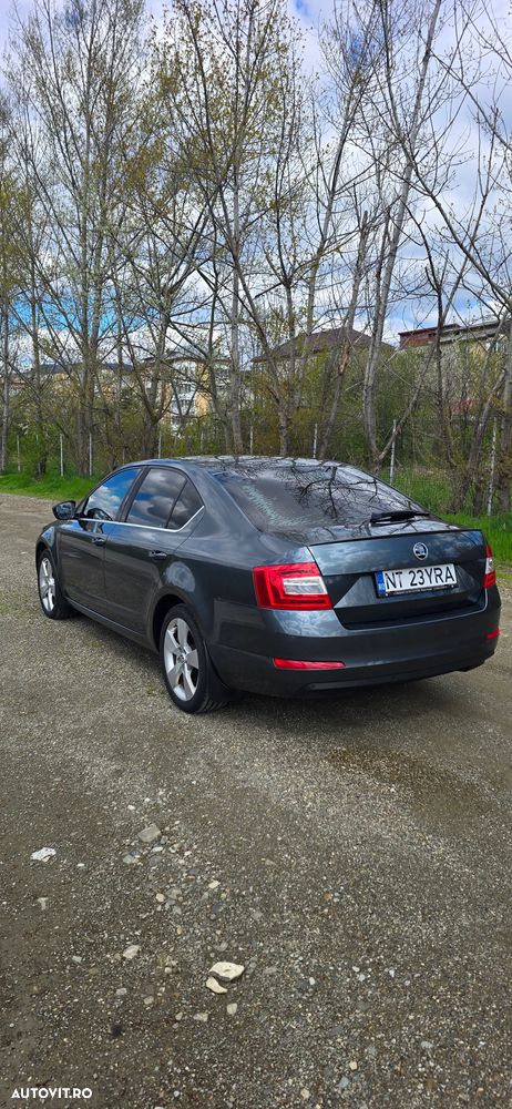 Skoda Octavia 2.0 TDI Style - 6