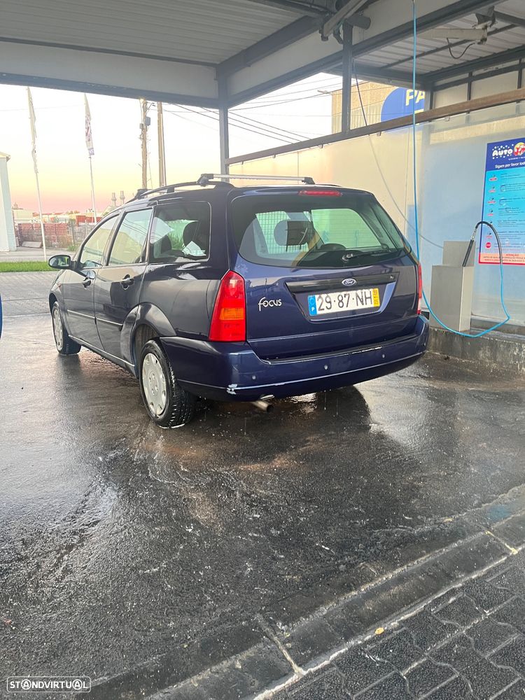 Ford Focus SW 1.4 Ambiente - 4