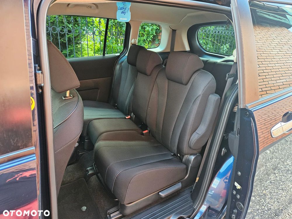 Mazda 5 - 6