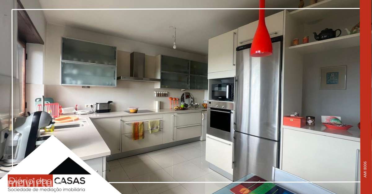 Magnífica Moradia T8, Celas, Santo António dos Olivais, Coimbra - Grande imagem: 2/28