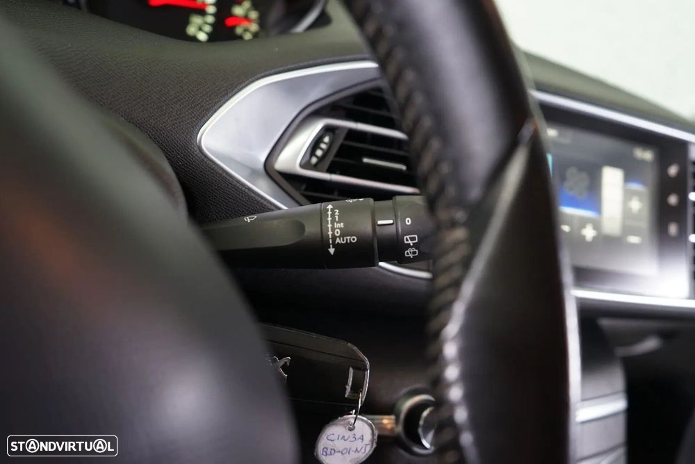 Peugeot 308 SW 1.6 BlueHDi Style - 24