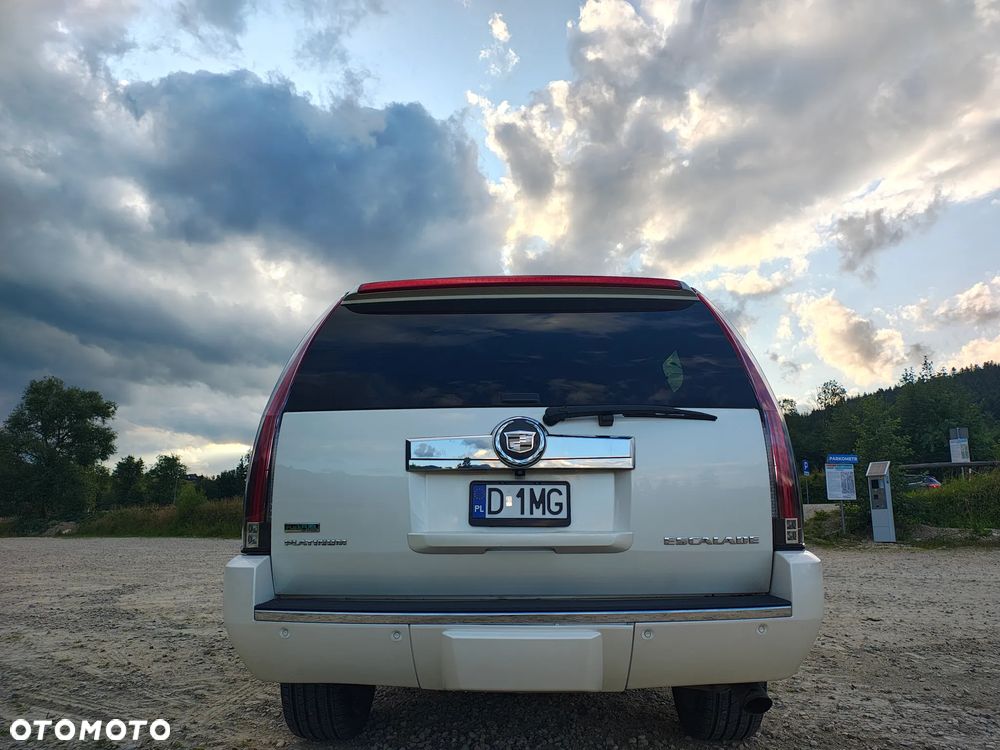 Cadillac Escalade - 39