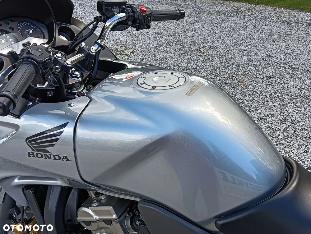 Honda CBF - 10