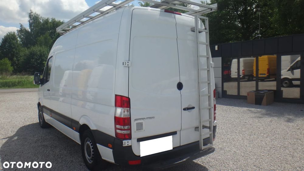 Mercedes-Benz Sprinter - 4