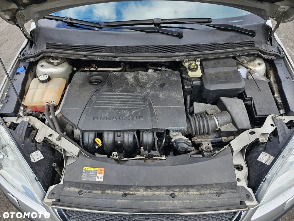 Ford Focus 2.0 Ghia - 13