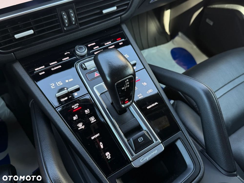 Porsche Cayenne Standard - 22