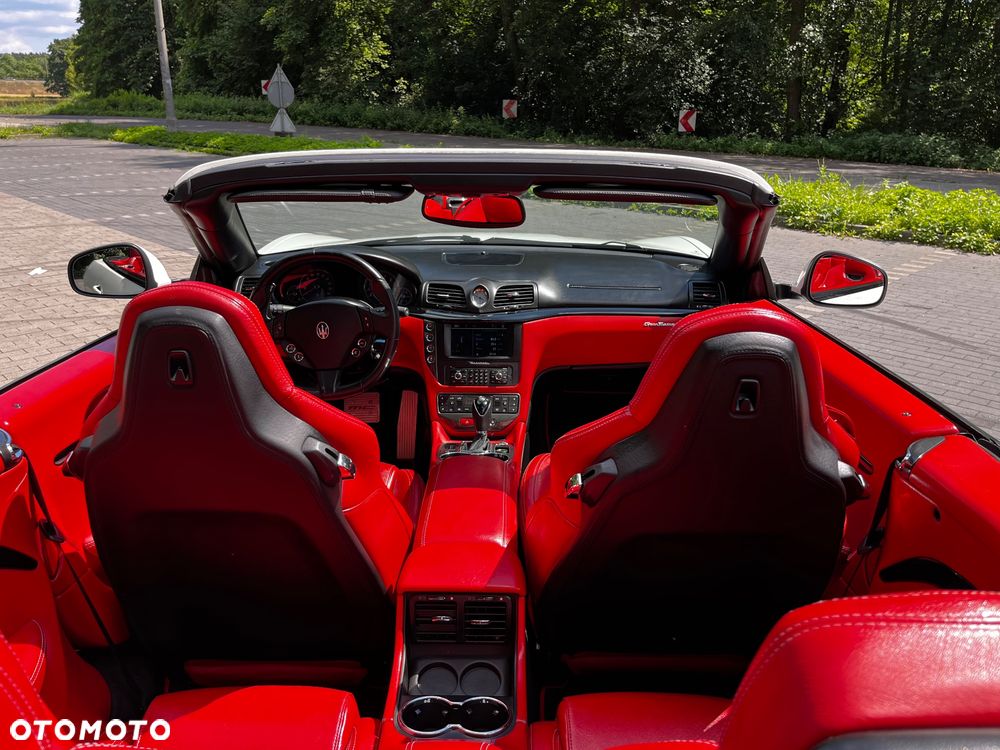 Maserati GranCabrio Sport - 13