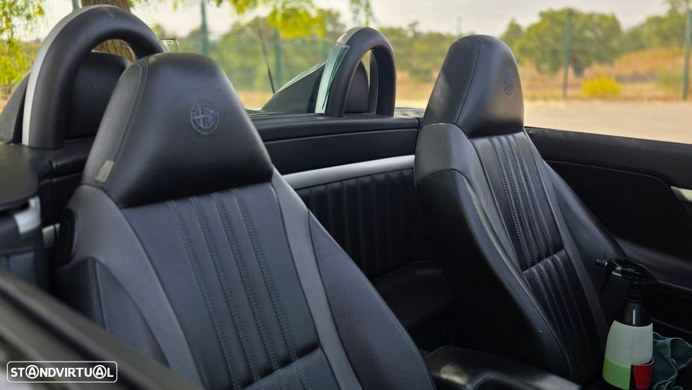 Alfa Romeo Spider 2.4 JTDm - 12