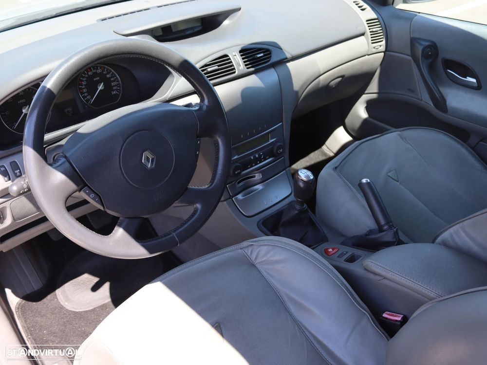 Renault Laguna 1.9 dCi Privilège - 6