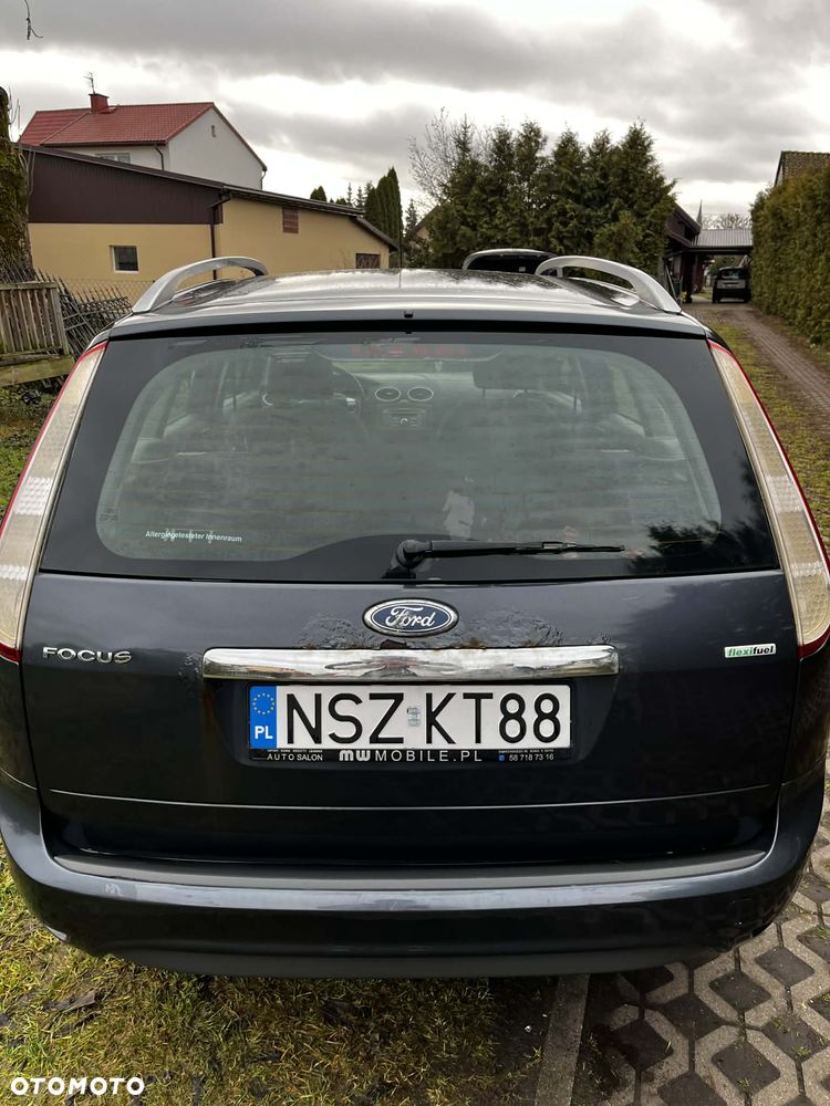 Ford Focus 1.8 FF Trend - 12