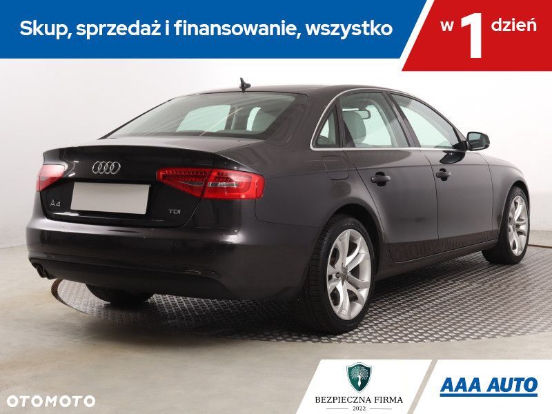 Audi A4 Limousine - 7