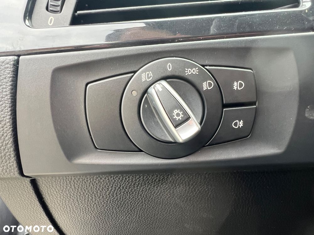 BMW Seria 3 320d xDrive - 21